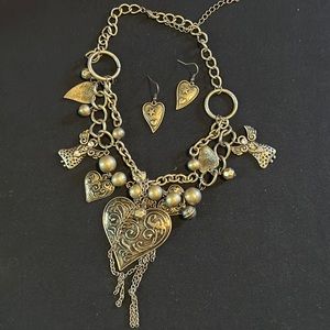 Beautiful necklace set